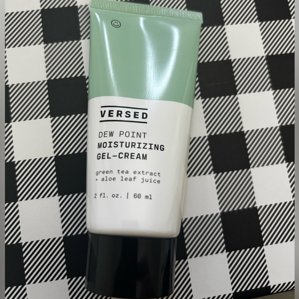 VERSED - Dew point moisturizing Gel-Cream